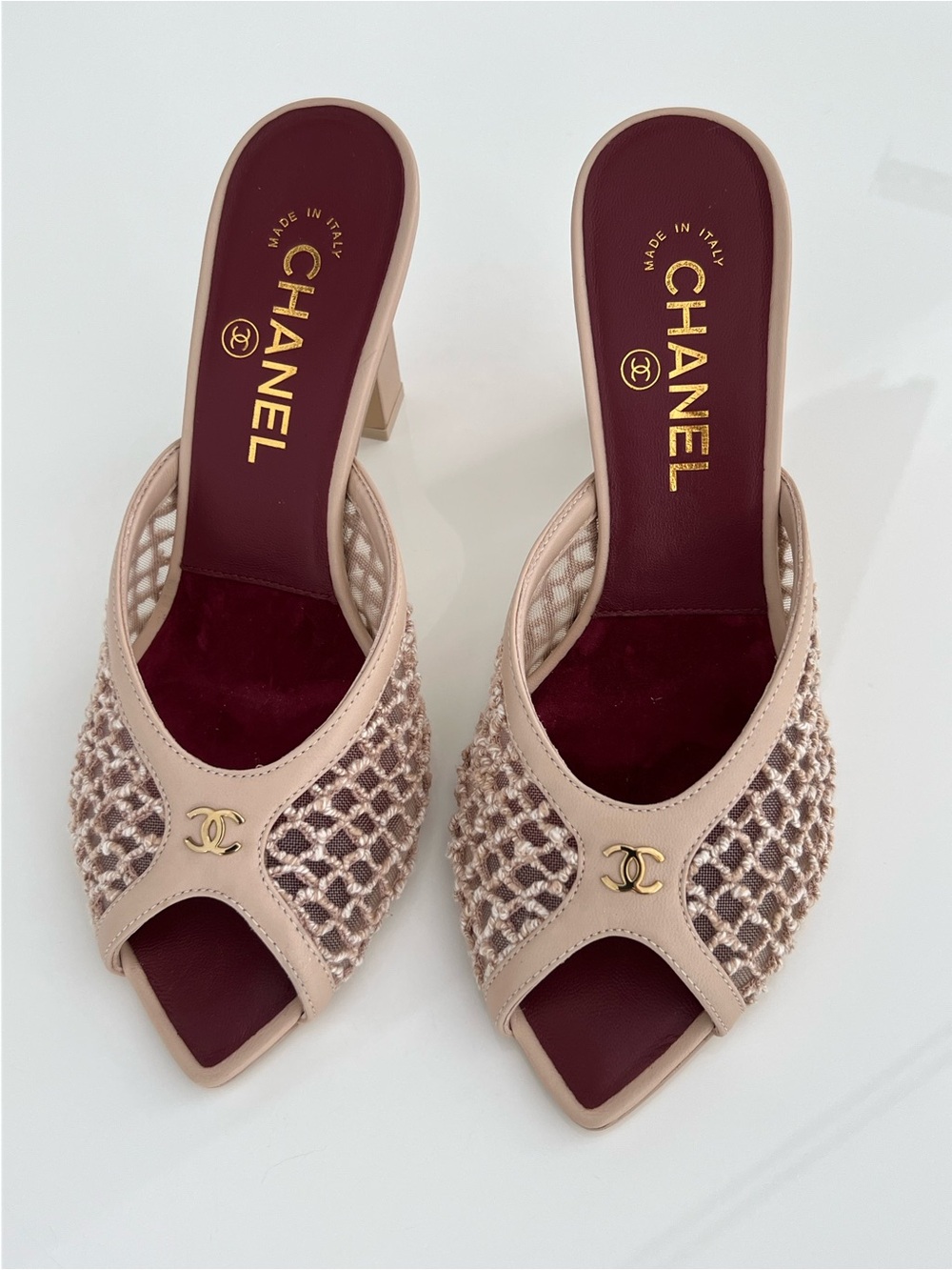CHANEL 26M COCO BEACH BEIGE SANDALS SIZE IT 37.5 / US 7.5 NIB! - Picture 7 of 12